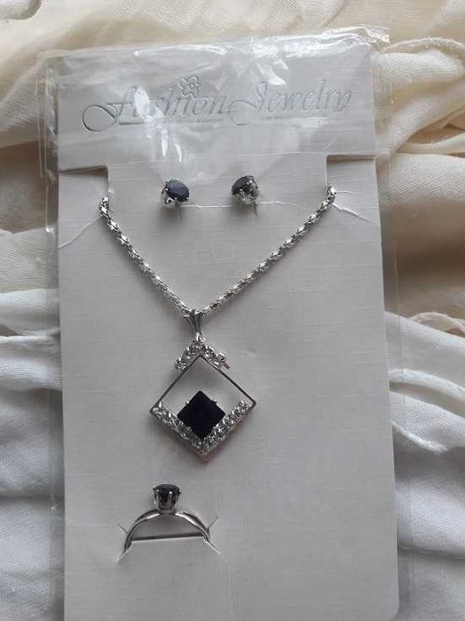 Set bijuterii - inel, cercei, lantisor