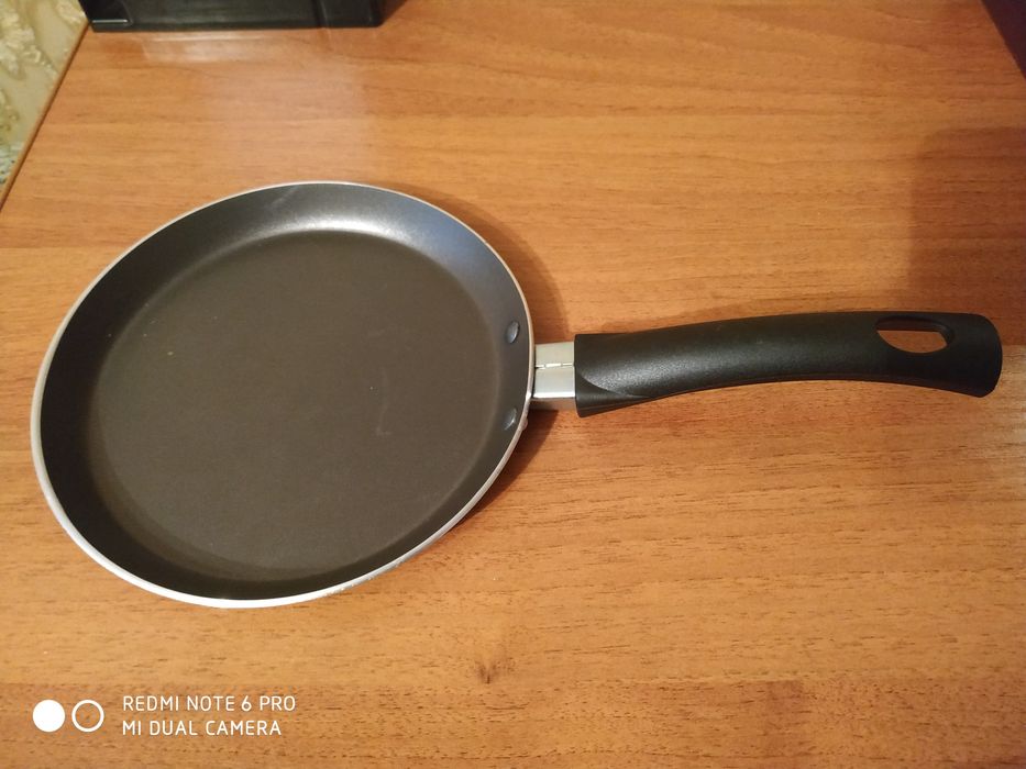 Новая блинная сковорода