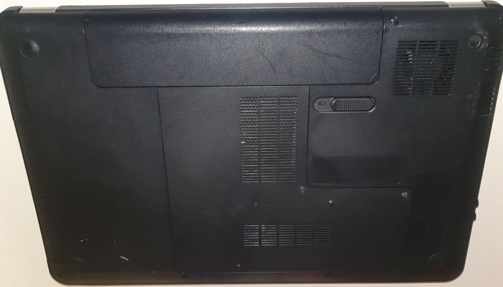 Laptop Lenovo Windows 11 ieftin..