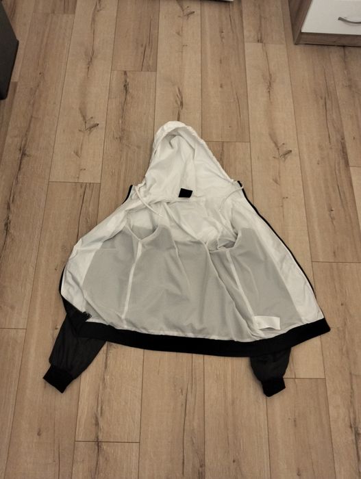 Geaca Nike alb-negru