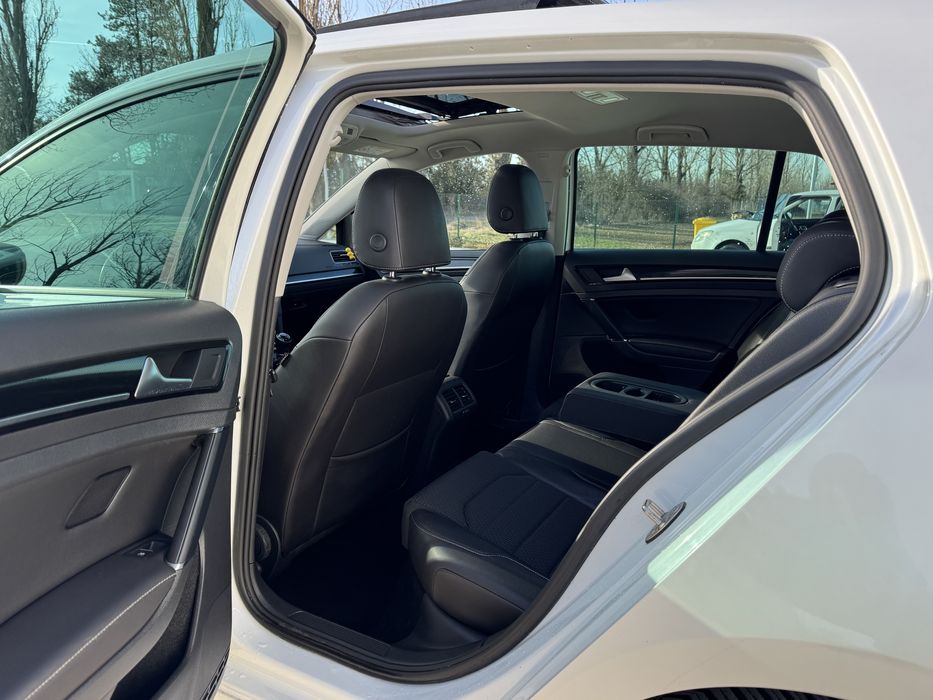 Vw Golf R line Panorama/camera/piele/side assist/masaj/rate/garantie