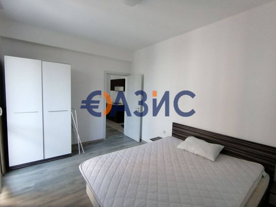 2-стаен апартамент на 3-ти етаж,комплекс Блу Бей на първа линия море