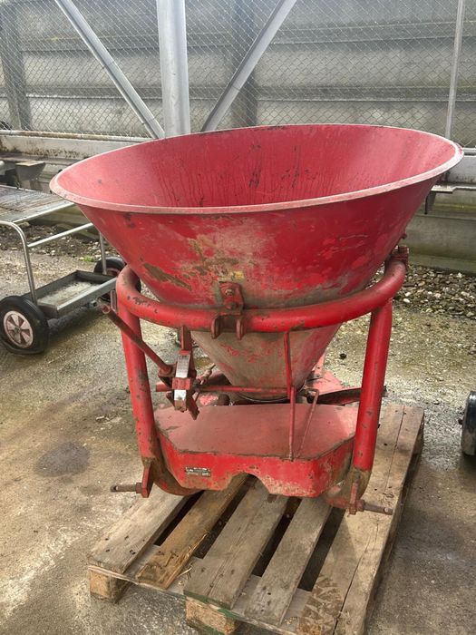 Masina de imprastiat ingrasaminte