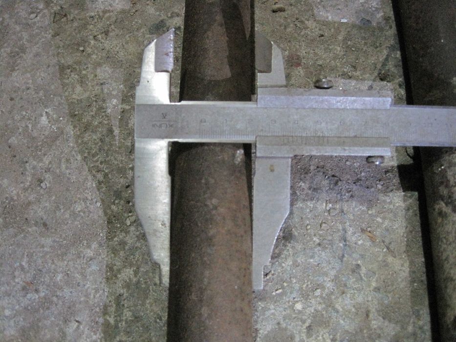 Обло желязо-стомана плътен профил