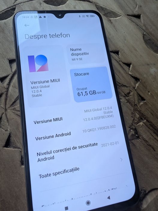Xiaomi MI 9SE - 64 GB + 2 huse