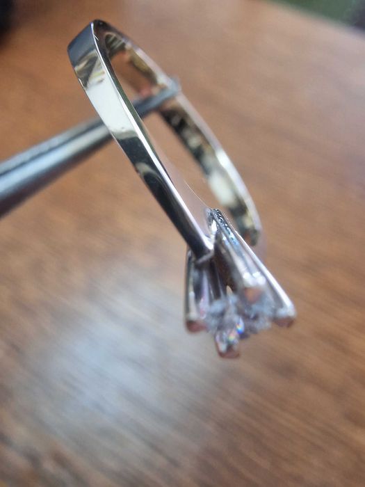 Руски Дамски Златен Пръстен със 100% НАТУРАЛЕН ДИАМАНТ