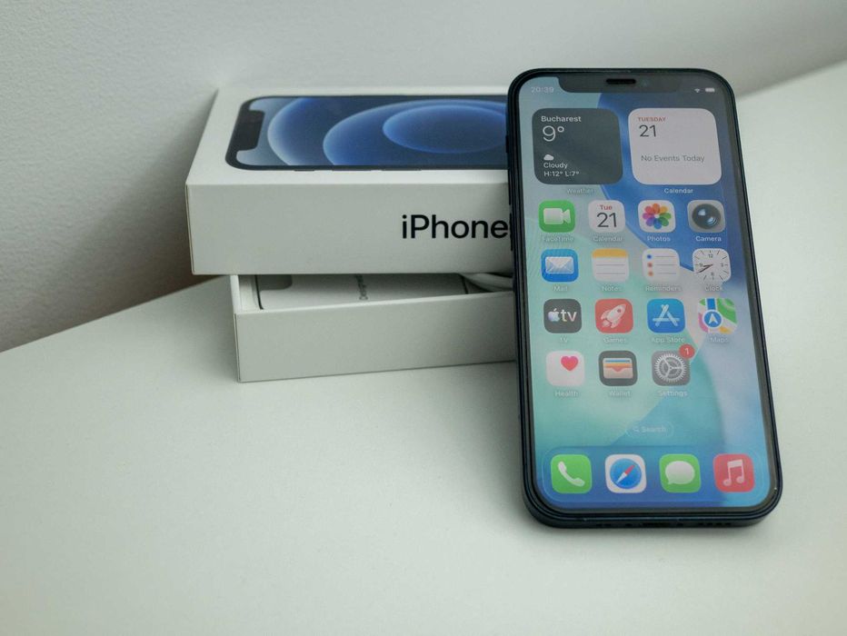 Vand iPhone 12 mini – 128 GB – Negru – Îngrijit