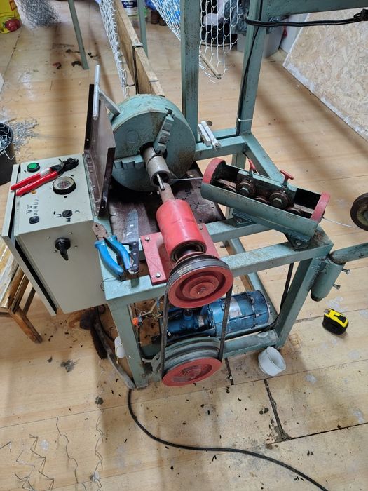 Машина за плетене на оградна мрежа