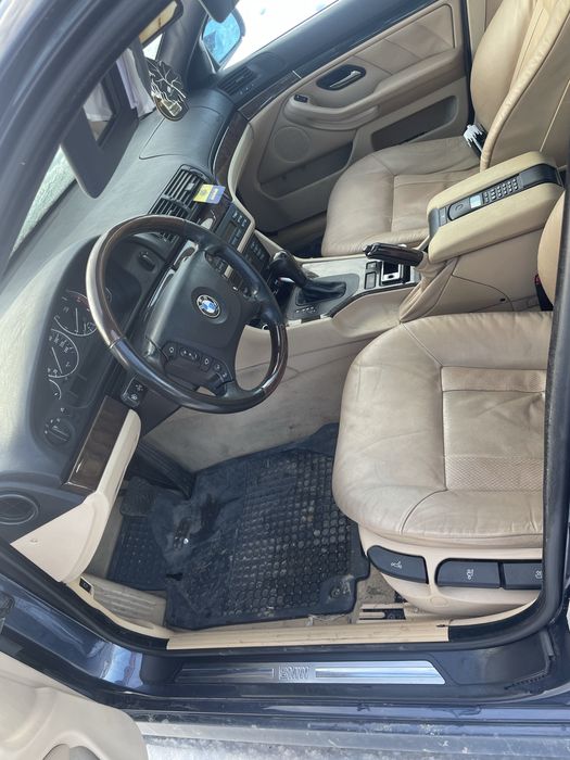 Se vinde bmw 530d facelift  193 cp. avariat in spate !!