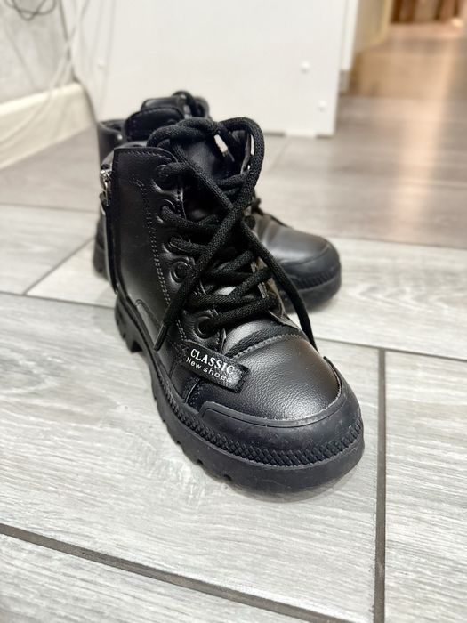 Детские ботинки