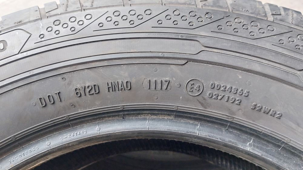 Летни гуми за Бус 225/65/16 C Continental ContiVanContact 200 2 броя