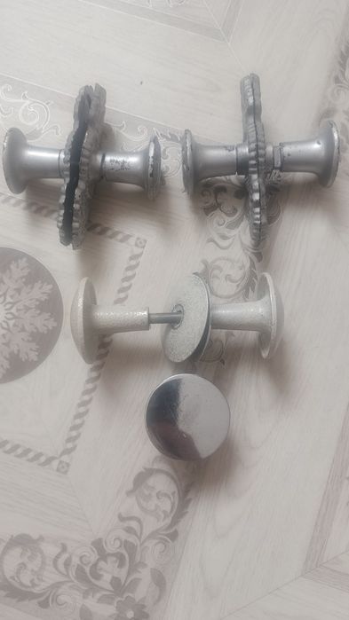 Продам дверные ручки