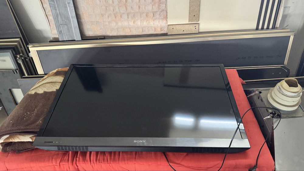 Продам телевизор SONY