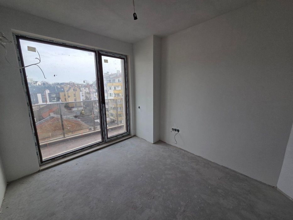 Продава се Тристаен апартамент в Бургас, Център - 100 кв.м за 1632 €/кв.м - Снимка #4