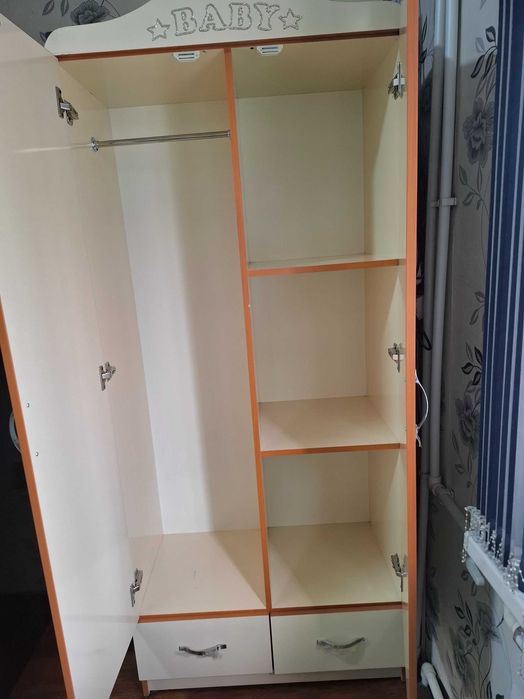 Детский шкаф состояние новое