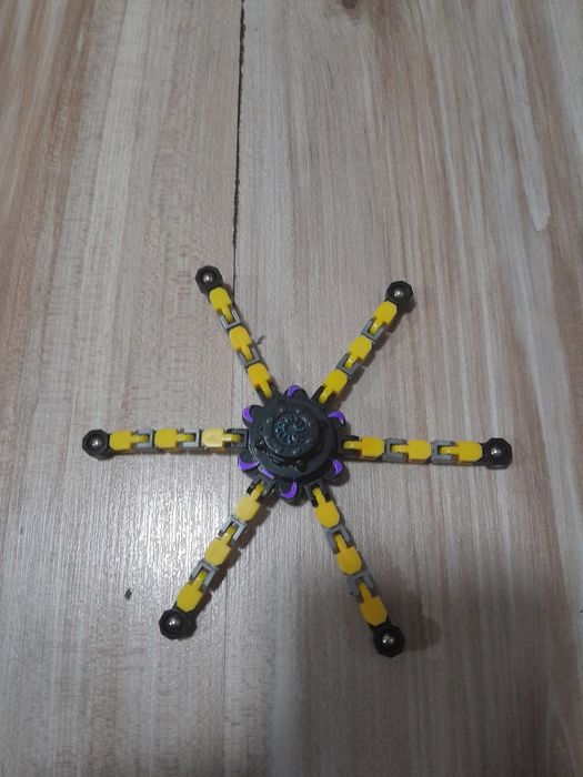 Спинер с оправящи се пипала