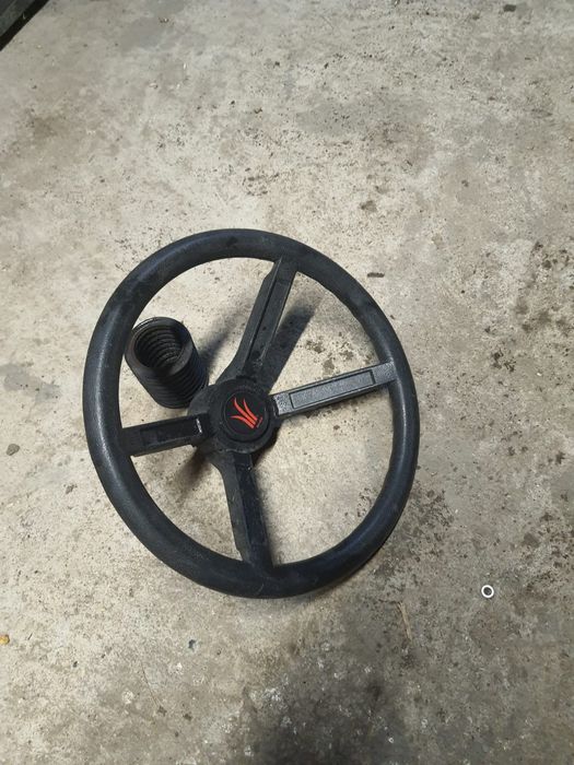 Volan tractoras gazon , utilaj