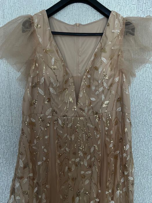 Бежова официална рокля XXXL 50 елегантна носена 1 път