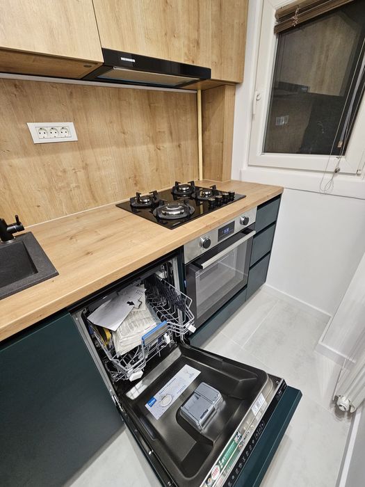 2 camere decomandat, renovat lux, mobilat – Metrou 1 Decembrie