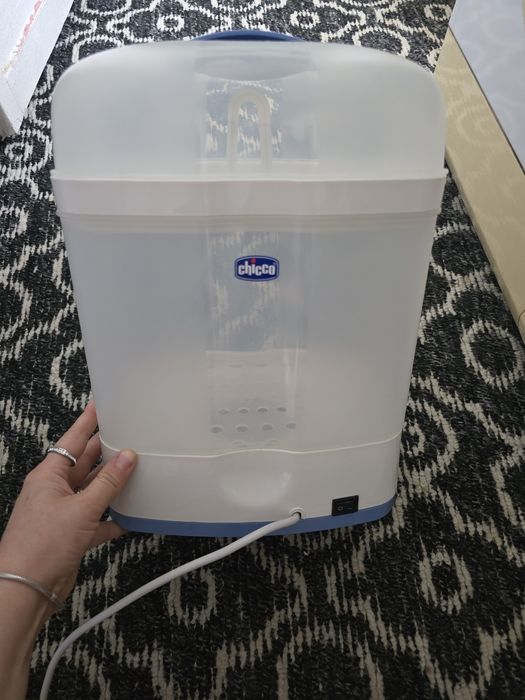 Продаётся стерилизатор для бутылочек и сосок.