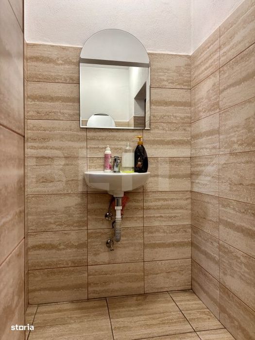 Casa cu 4 camere de vanzare, 150 mp, teren 532 mp, in Lazuri