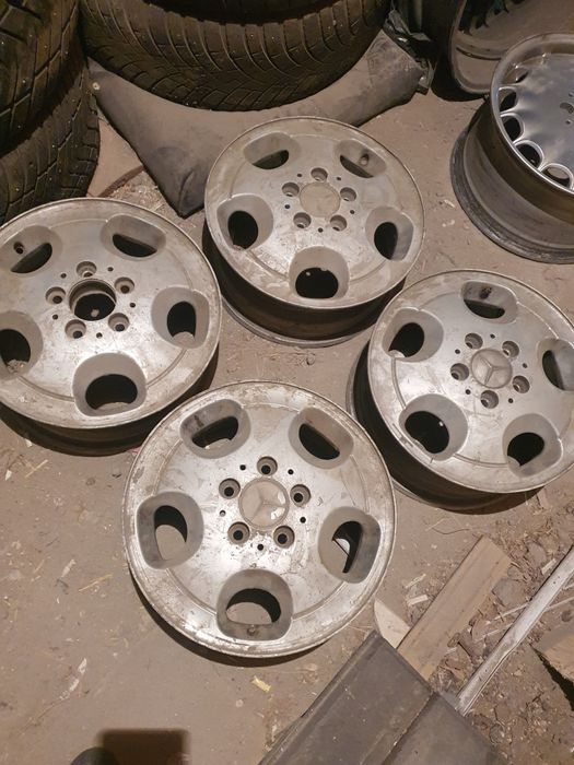 Легкосплавные диски от мерседеса  15 ие