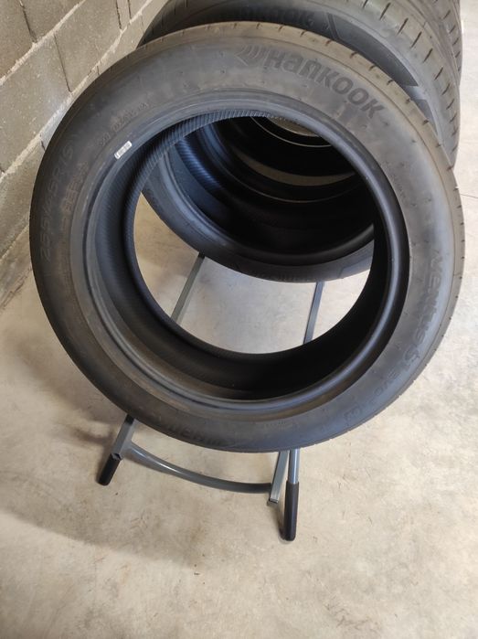 255/45/19 Hankook