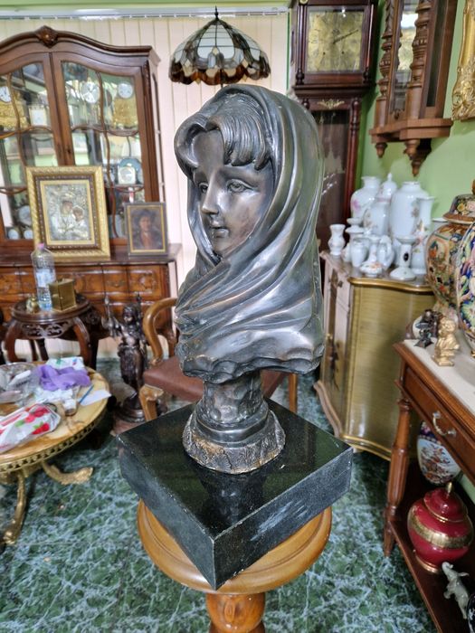 Страхотен антикварен френски бронзов бюст