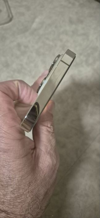 Продавам Iphone 14 pro gold Бартер за 16 pro с доплаюане
