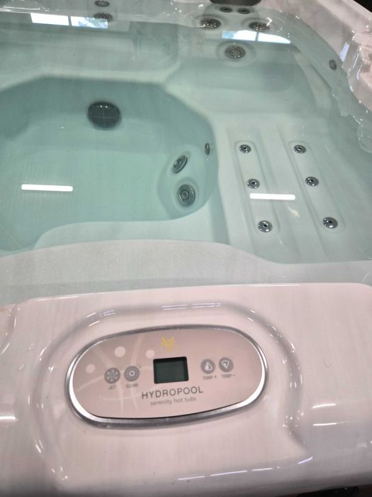 Jacuzzi pentru exterior Wellis Hydropool