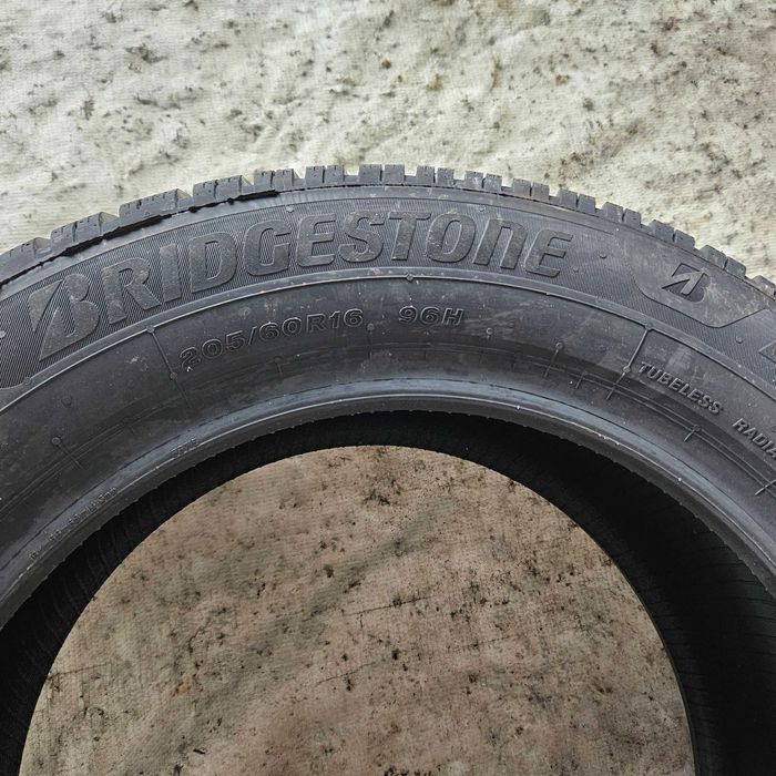 2 Нови зимни гуми 205/60R16 Bridgestone Blizzak 6 Enliten XL 96H