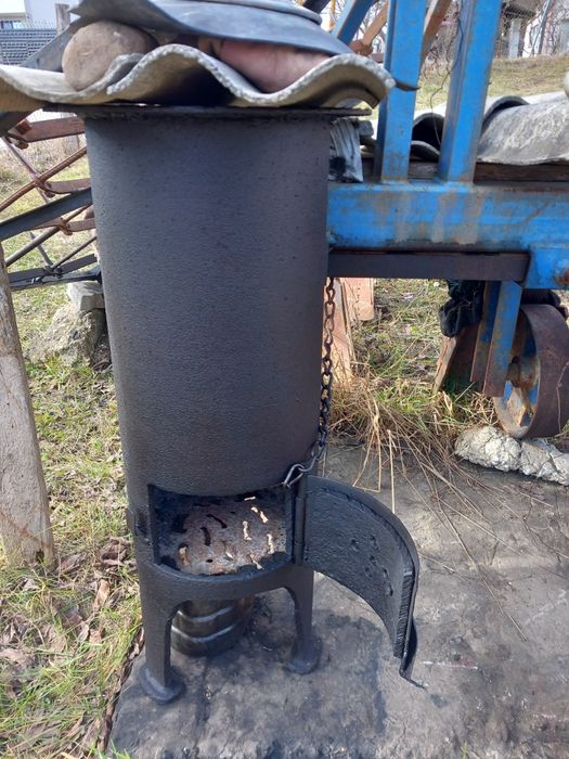 De vânzare panouri cu rame de fier ,cișmea de apa,soba și circula