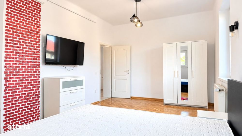 Liniste si intimitate in zona centrala–Apartament in vila, garaj+dem
