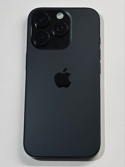 iPhone 16 Pro Black 93% battery