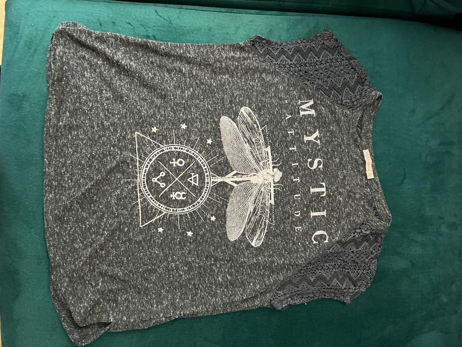 Vând bluză Bershka mărimea S