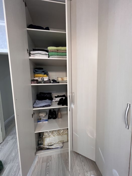 Продается угловой шкаф