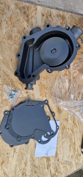 Pompa apa tractor fiat 850 pret 695 lei se poate trimite prin curier r