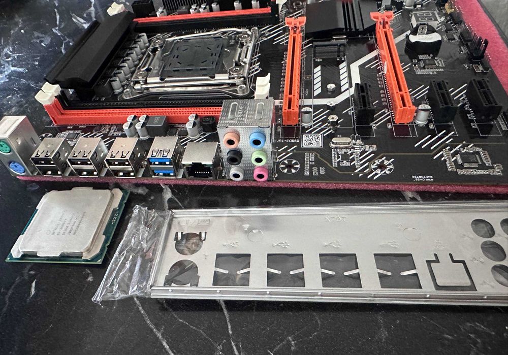 Мощные Комплекты 18 ядер X99D3 + Xeon e5 2686v4 +16gb 1866 mhz