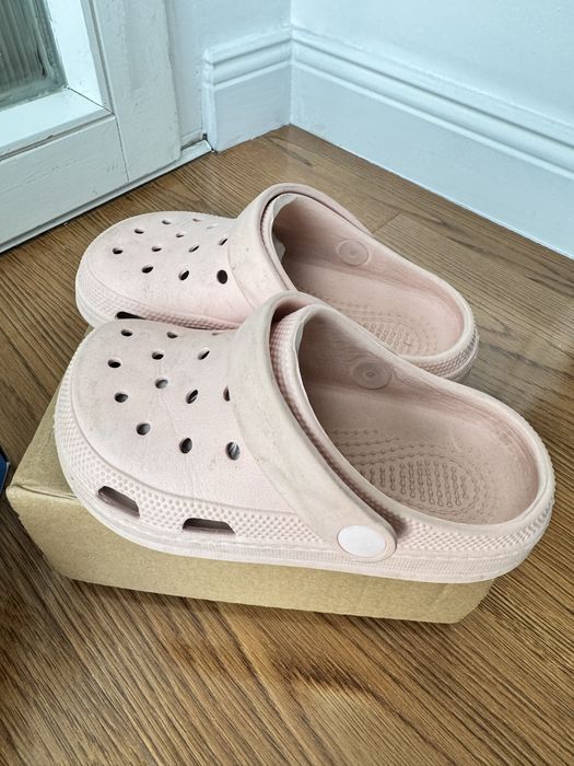 Детская обувь - шлепанцы