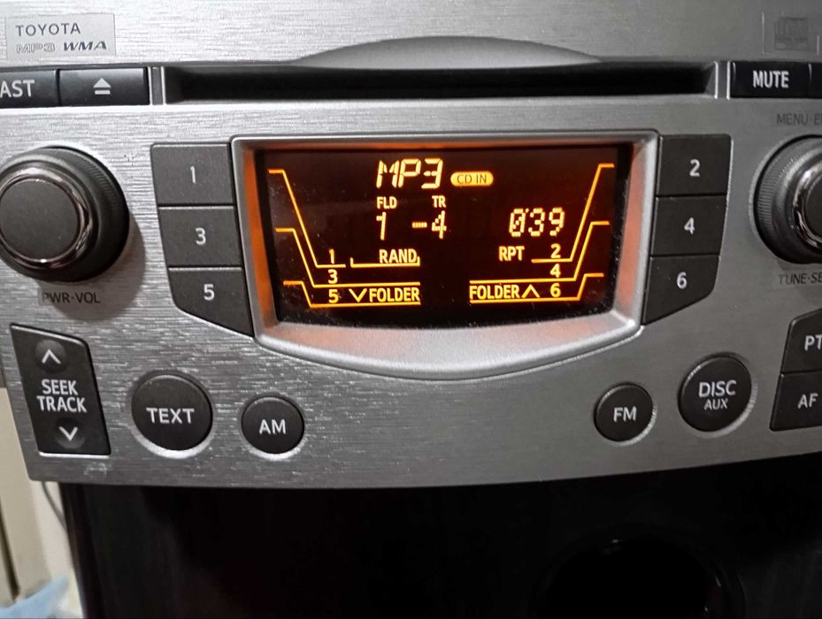 автомагнитола фирмы Таёта