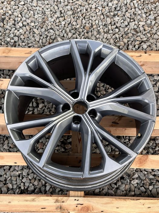 Janta Jante R21 Audi Q8 RSQ8 A8 / A7 / Q7  10j ET20 Cod 4M8601025DP