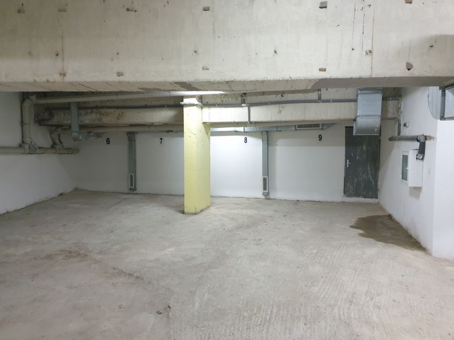 Продава се под земен паркинг