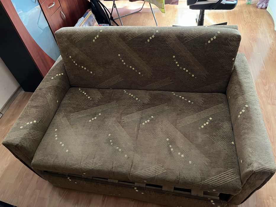 Разтегателен диван