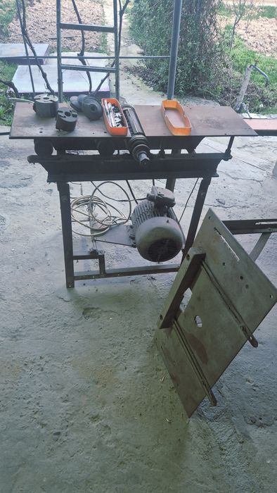 Станок сотилади.