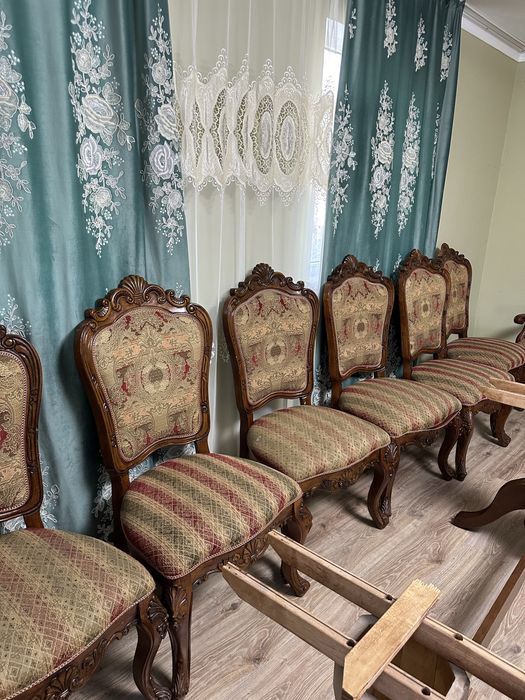 Продаю срочно добротные стулья.