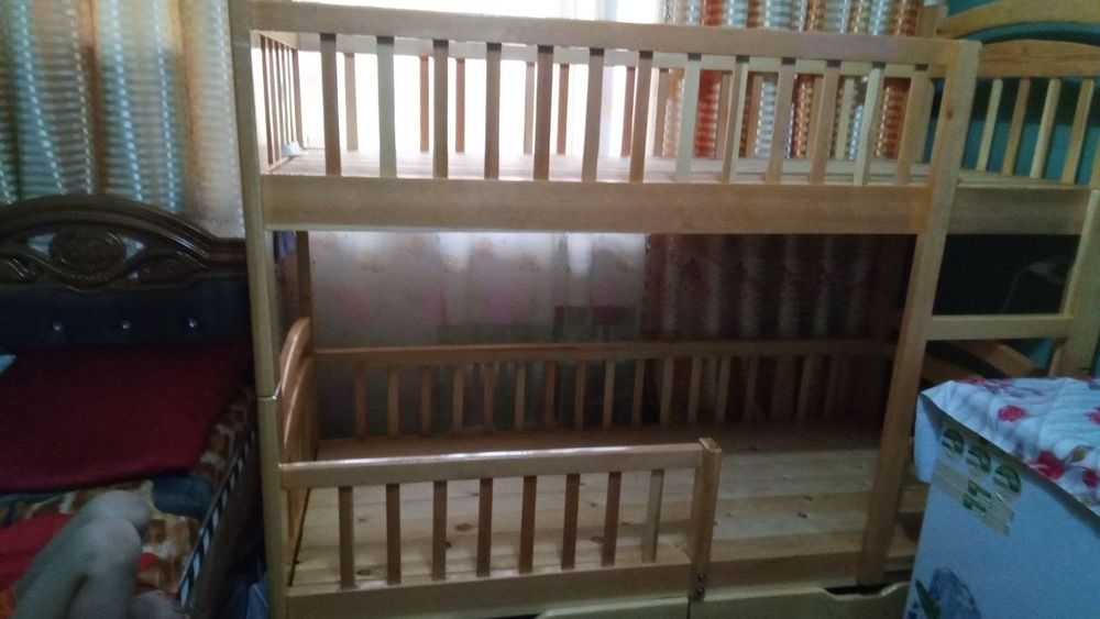 Двухъярусная кровать