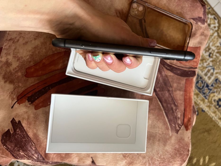 Телефон iPhone 11 128