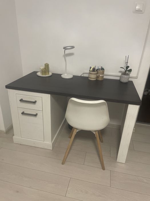 Birou nefolosit cu scaun