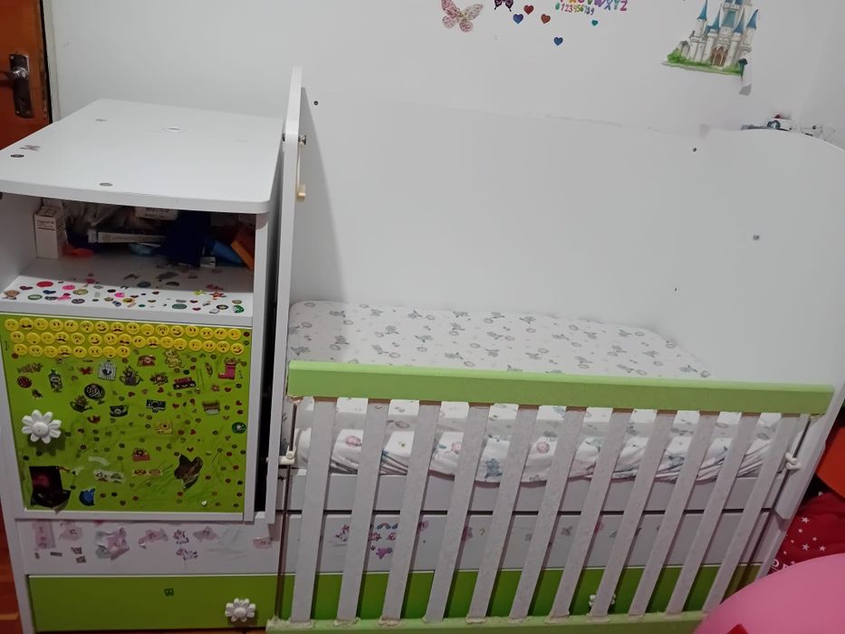 Pătuț copil transformabil de la bebeluș la junior