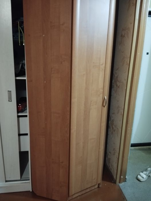 Продам угловой шифонер и шкаф